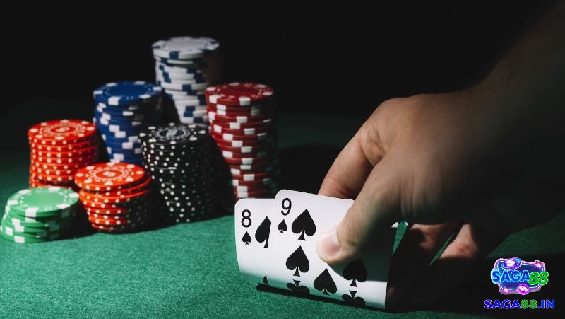 Bài rác trong Poker là những lá bài có giá trị thấp, không đóng vai trò quan trọng trong việc xây dựng tay bài mạnh và thường được coi là lá bài ít giá trị trong trò chơi.