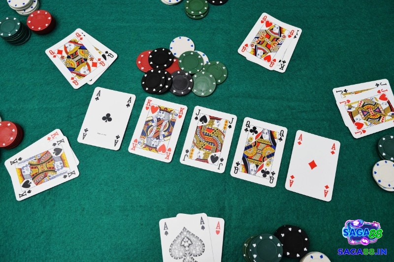 Chú ý chiến lược dành cho những người ngồi cuối bàn poker 