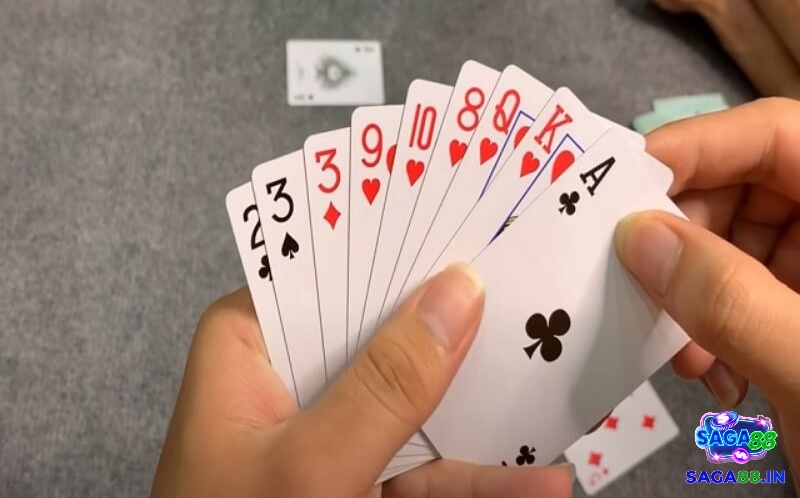 Bài phỏm là gì? có nhiều biến thể khác nhau tại các vùng miền nhưng luật cơ bản giống nhau