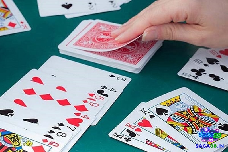 Bài phỏm là gì trong cách tính điểm người thắng? Chi tiết quy định chiến thắng diễn biến 1 ván bài