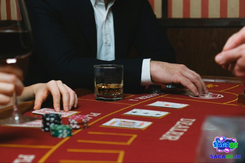 Một trong những lợi ích lớn nhất của việc chơi Blackjack miễn phí là luyện tập và hoàn thiện chiến thuật mà không bị mất tiền thật