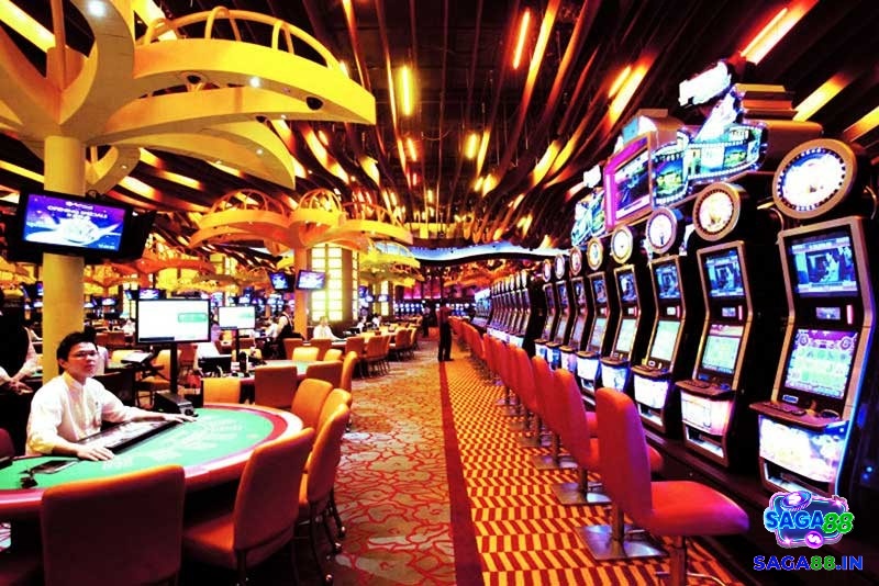 Resorts World Sentosa (RWS) là đối thủ cạnh tranh trực tiếp với Marina Bay Sands trong lĩnh vực sòng bạc tại Singapore