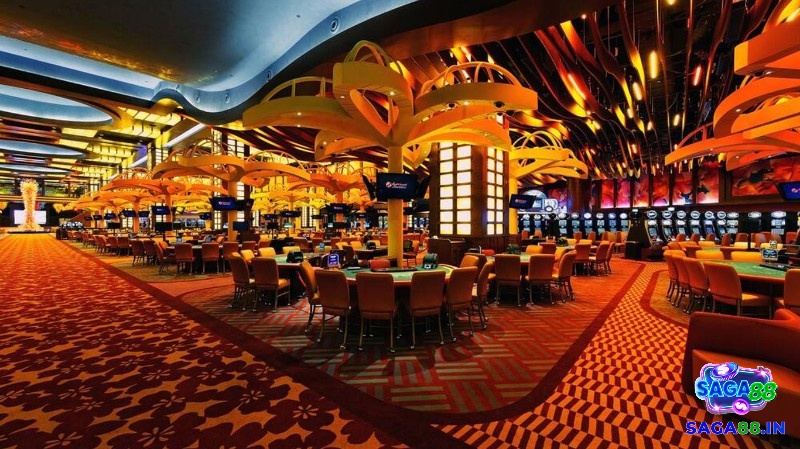 Crockfords Tower Casino hoạt động như một sòng bạc riêng biệt, hướng đến phân khúc khách hàng cao cấp