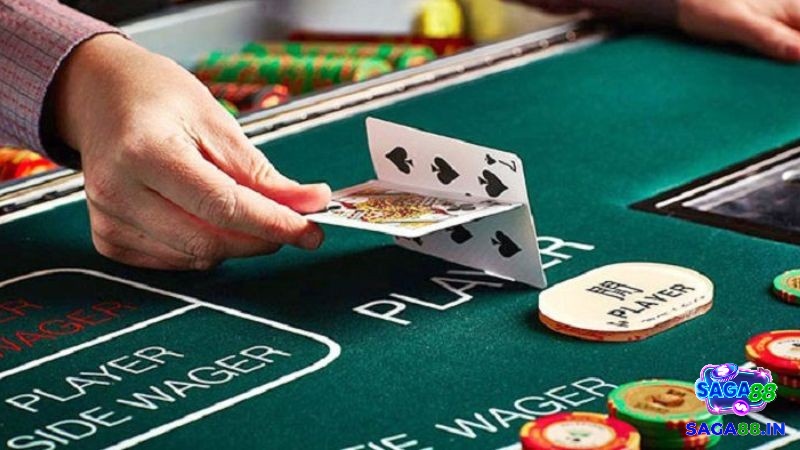 Một chiến thuật tinh tế là kết hợp Baccarat cược Tie với cược Player hoặc Banker