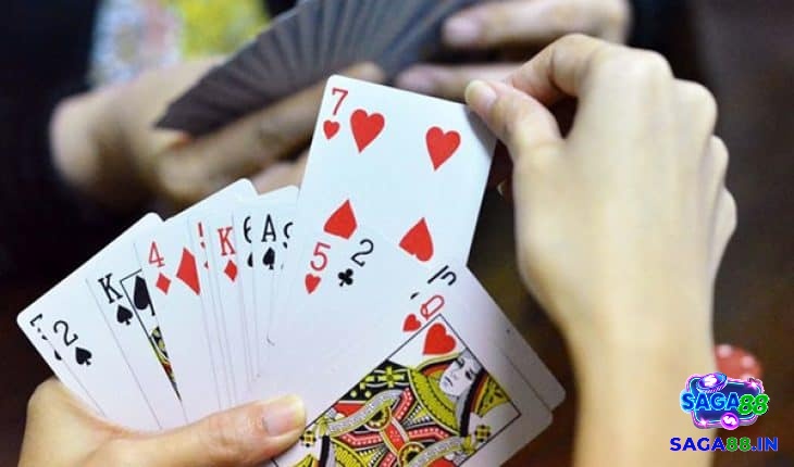 Áp dụng linh hoạt mẹo giữ bài mạnh và đọc bài đối thủ sẽ giúp bạn làm chủ ván tiến lên miền Nam.