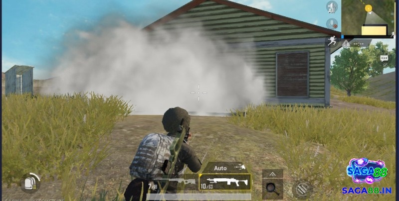 Nên tận dụng bom khói để đánh lạc hướng khi chơi PUBG Mobile