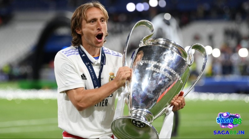 Luka modrić - tiền vệ hiện đại xuất sắc nhất với những màn trình diễn làm nên lịch sử