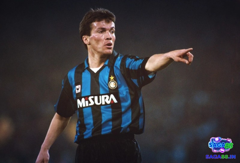 Matthäus đại diện cho một thế hệ tiền vệ có thể lực dồi dào và khả năng tấn công từ tuyến giữa xuất sắc