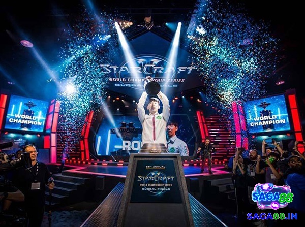 Các tuyển thủ esports Việt Nam thi đấu để chinh phục danh hiệu và giành phần thưởng giá trị