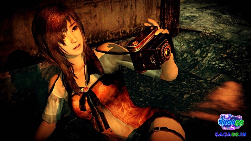 Cơ chế chiến đấu bằng máy ảnh thể hiện cách tiếp cận khác biệt của series, nhấn mạnh sự đối diện trực diện với nỗi sợ.