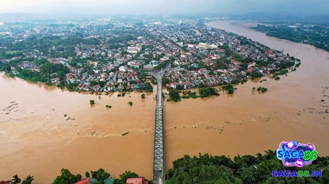 Đi thuyền trên sông nước lớn là điềm báo cho những biến động lớn trong cuộc sống của bạn